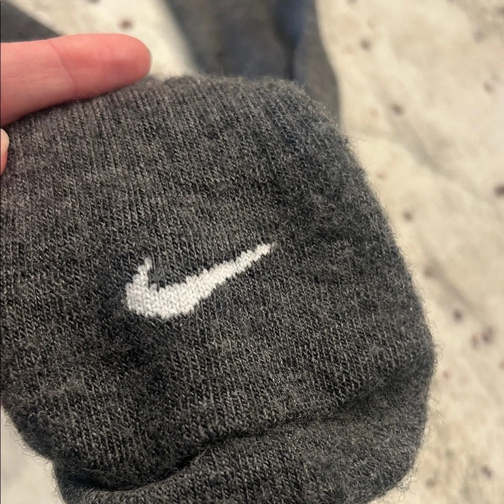 Nike Men's Gray Athletic Socks Large